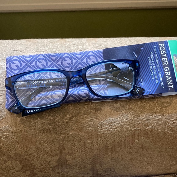NWT Foster Grants Parissa reading glasses and coordinating case. - Picture 1 of 7